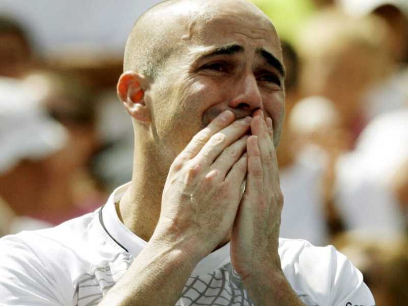 Andrea Agassi nel giorno del suo addio al tennis (foto Ansa)