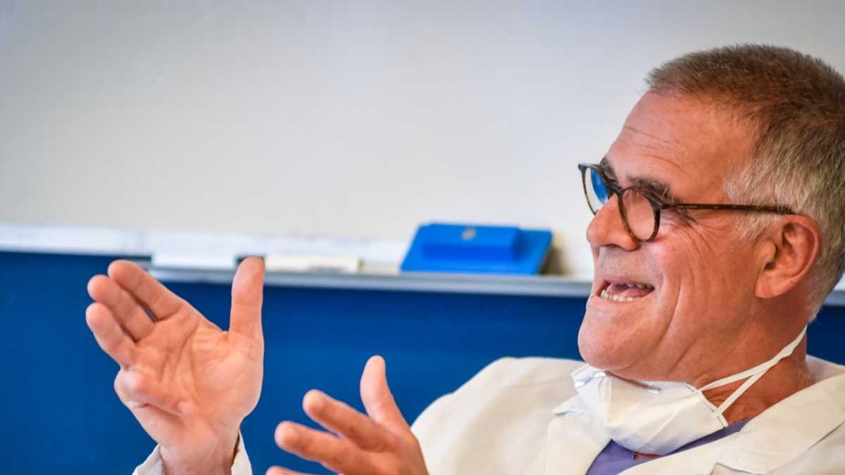 Immagine di Zangrillo, il medico Itaca di Berlusconi. Un ritratto