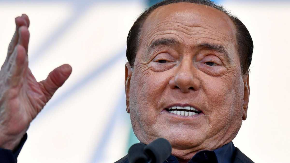 Immagine di L’incompatibile distanziamento del Cav.