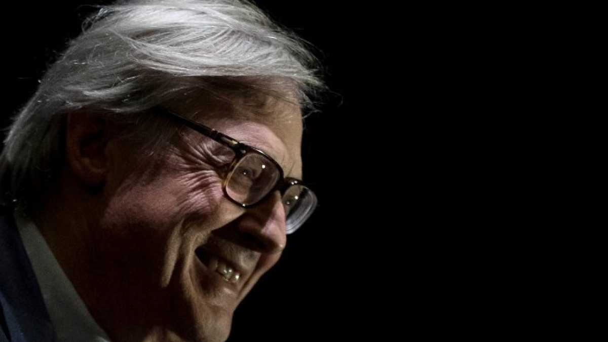 Immagine di Sgarbi: "Non vado in piazza con i No-mask"