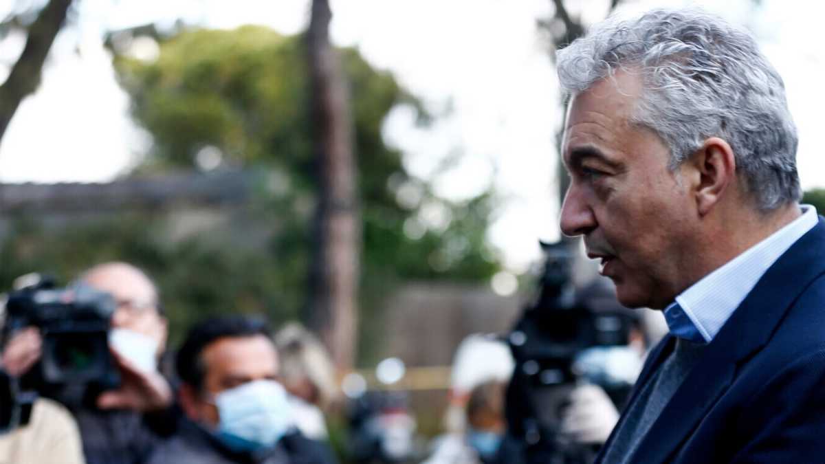 Immagine di Sulla farsa dei banchi il governo può prendersela solo con se stesso (e con Arcuri)