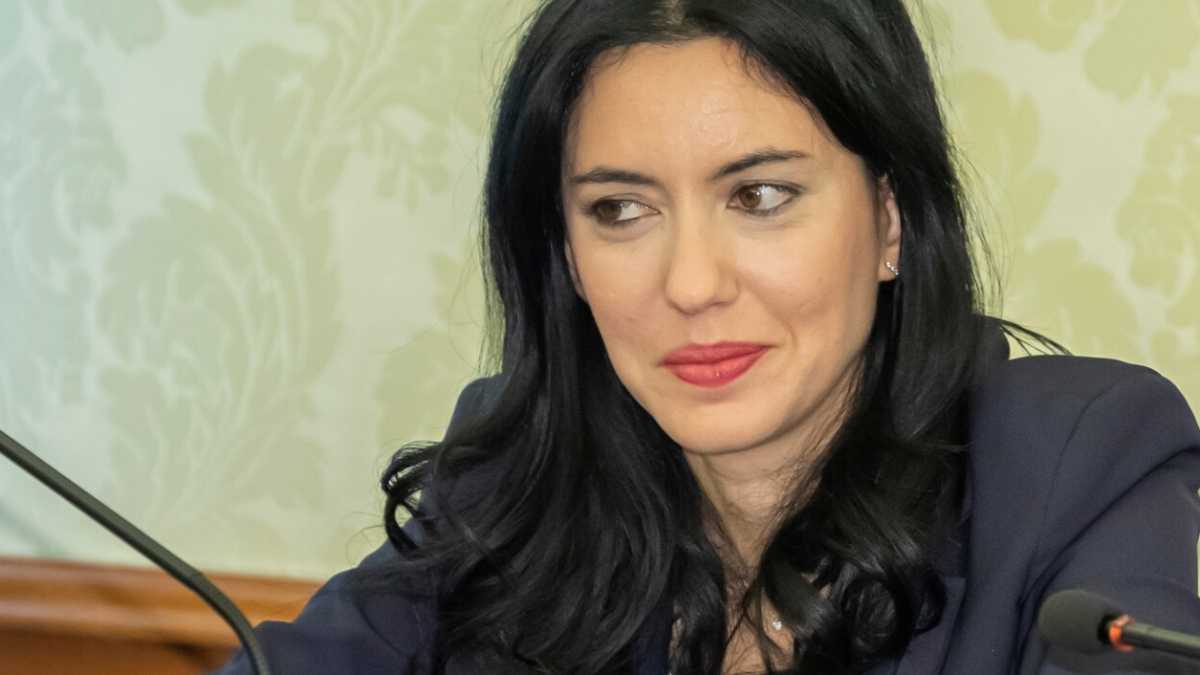 Immagine di L'informativa della Azzolina sulla scuola e l'accordo per evitare scorciatoie sul vaccino