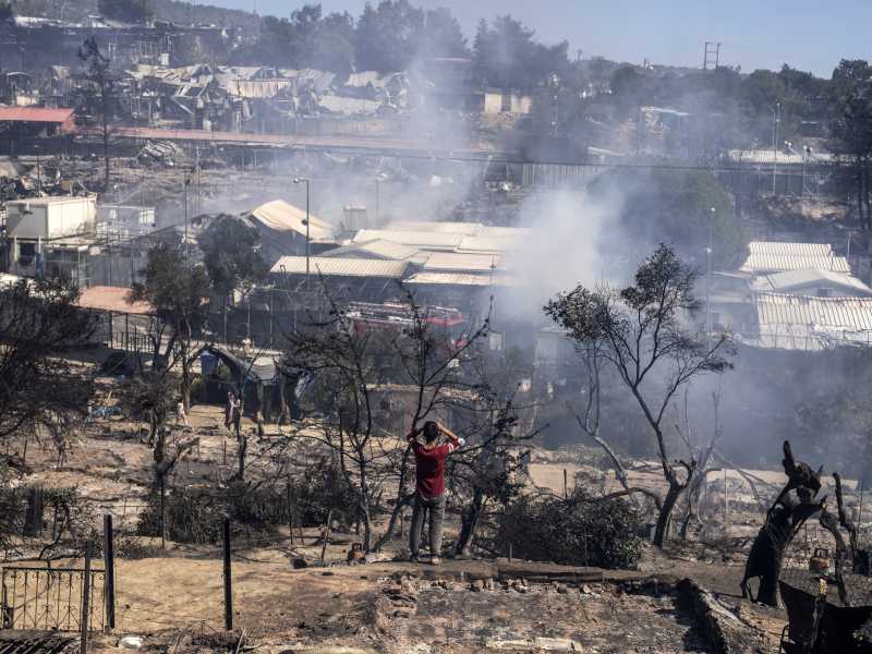 L'incendio nel campo profughi e Trump nominato per il Nobel per la Pace
