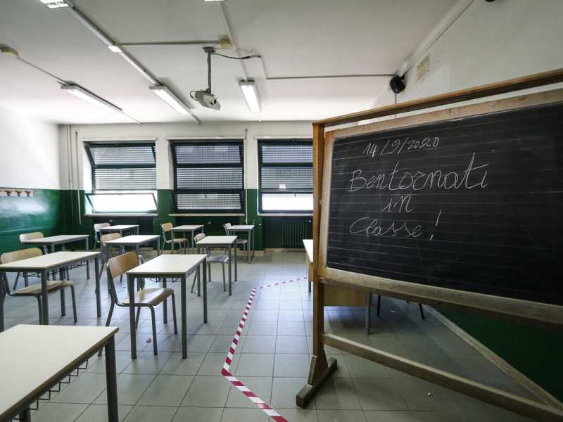 Il mistero delle 60 mila cattedre e il problema folle del sistema scuola