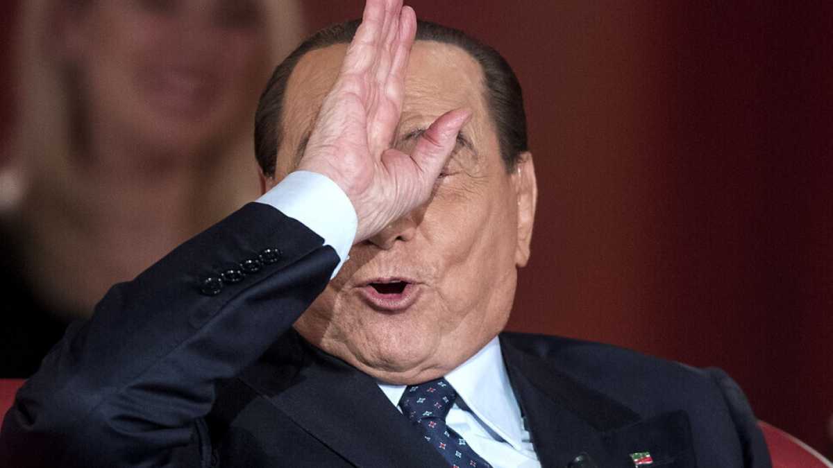 Immagine di I tamponi di fedeltà di Berlusconi. In Forza Italia si agitano per preparare il futuro