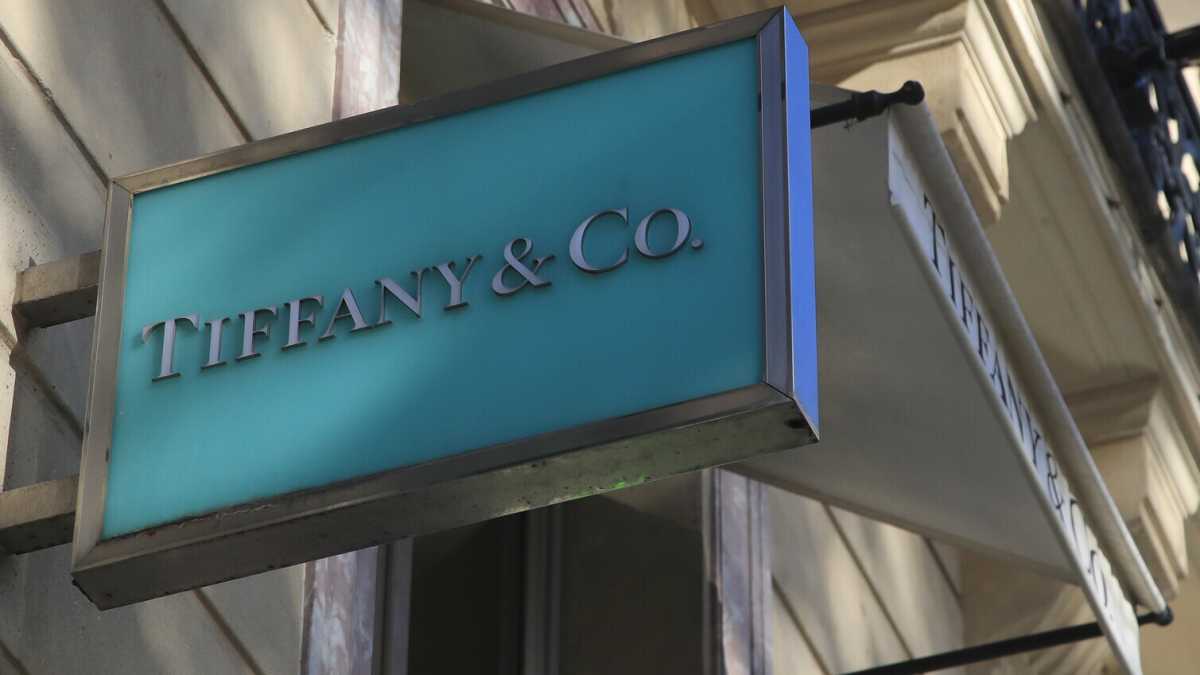 Immagine di Con la scusa dei dazi di Trump, Lvmh rinuncia a Tiffany. Almeno per ora