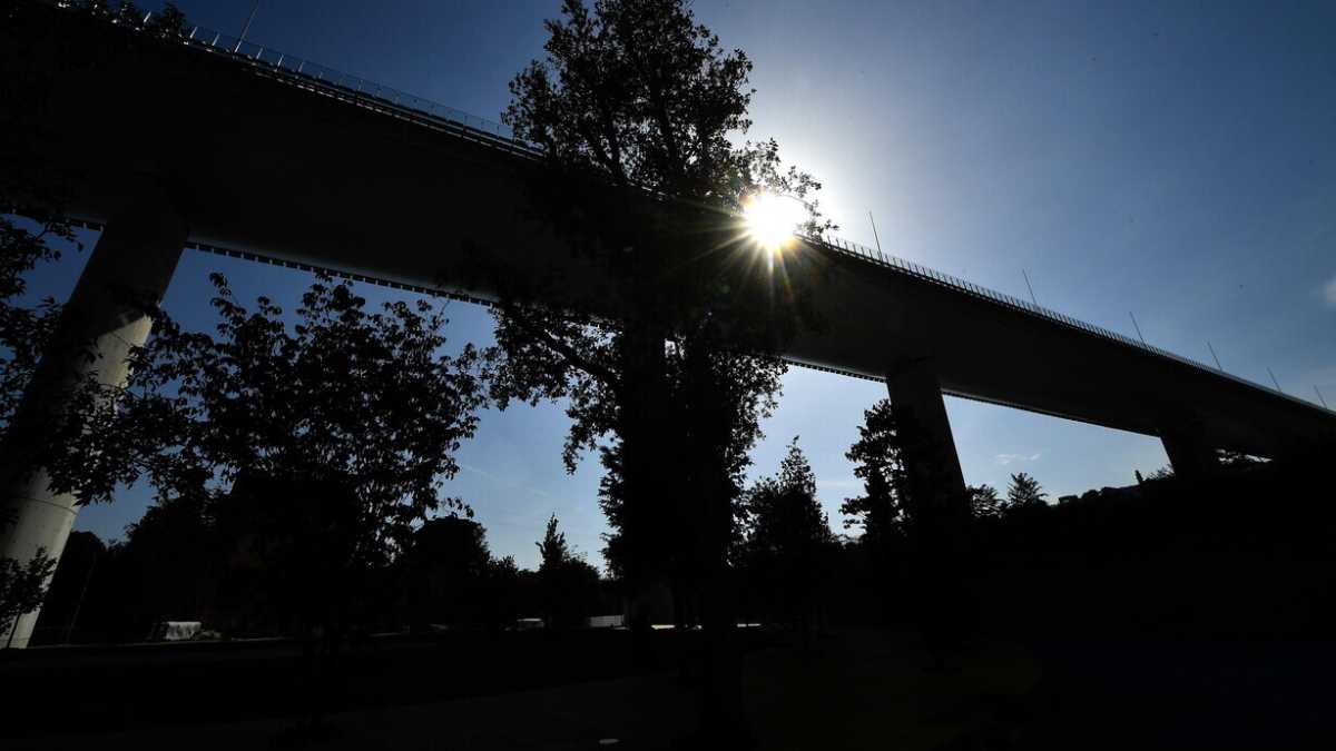 Immagine di Grandi opere al palo