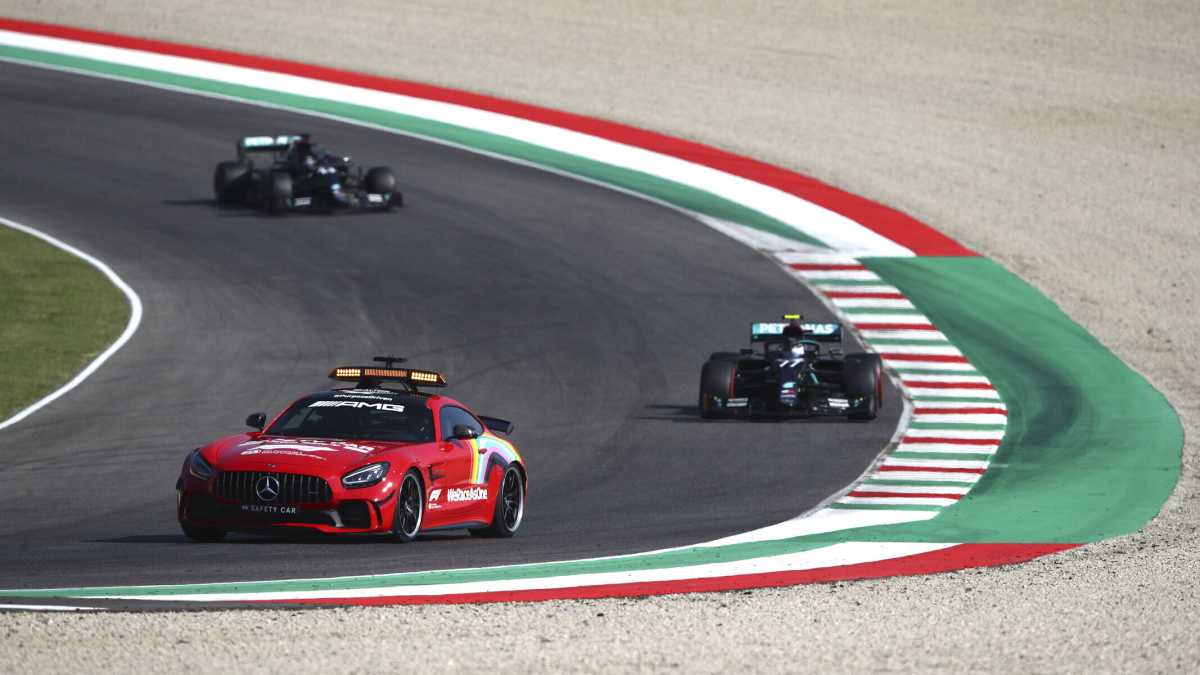 Immagine di Autoscontri al Mugello, ma a vincere è sempre Hamilton