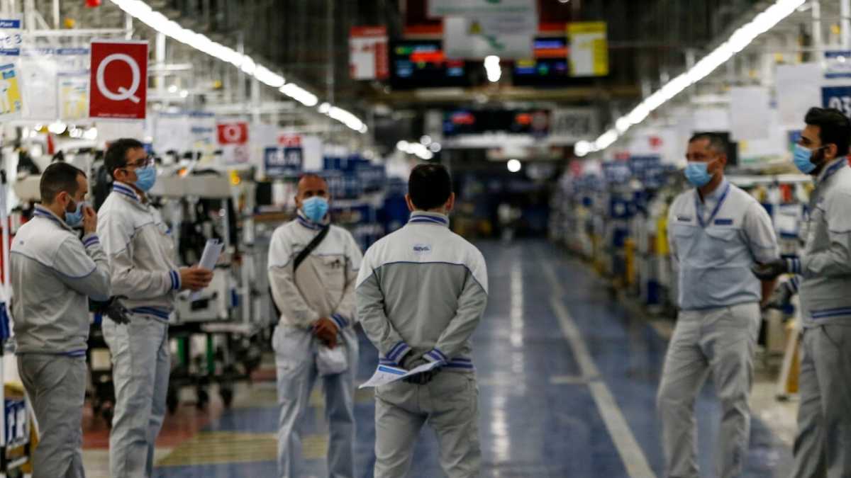 Immagine di Tornare al lavoro e tornare negli stadi