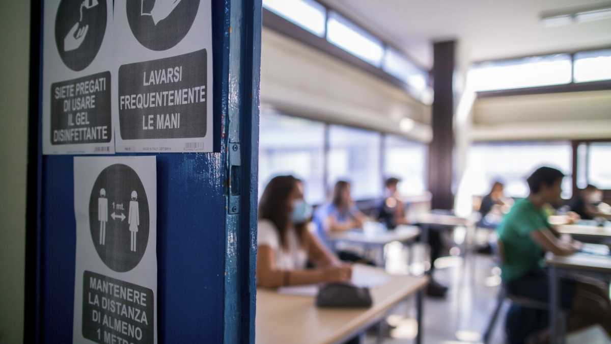 Immagine di Perché la scuola può essere salvata con il sistema delle classi ibride
