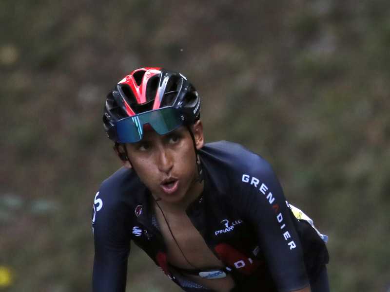 Egan Bernal si ritira dal Tour de France (foto LaPresse)