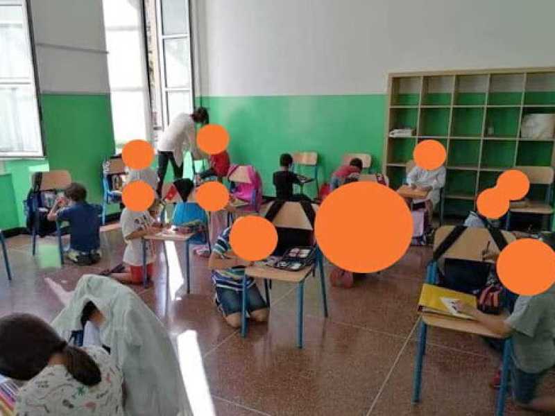 Il caso Genova dei bambini in ginocchio non esiste