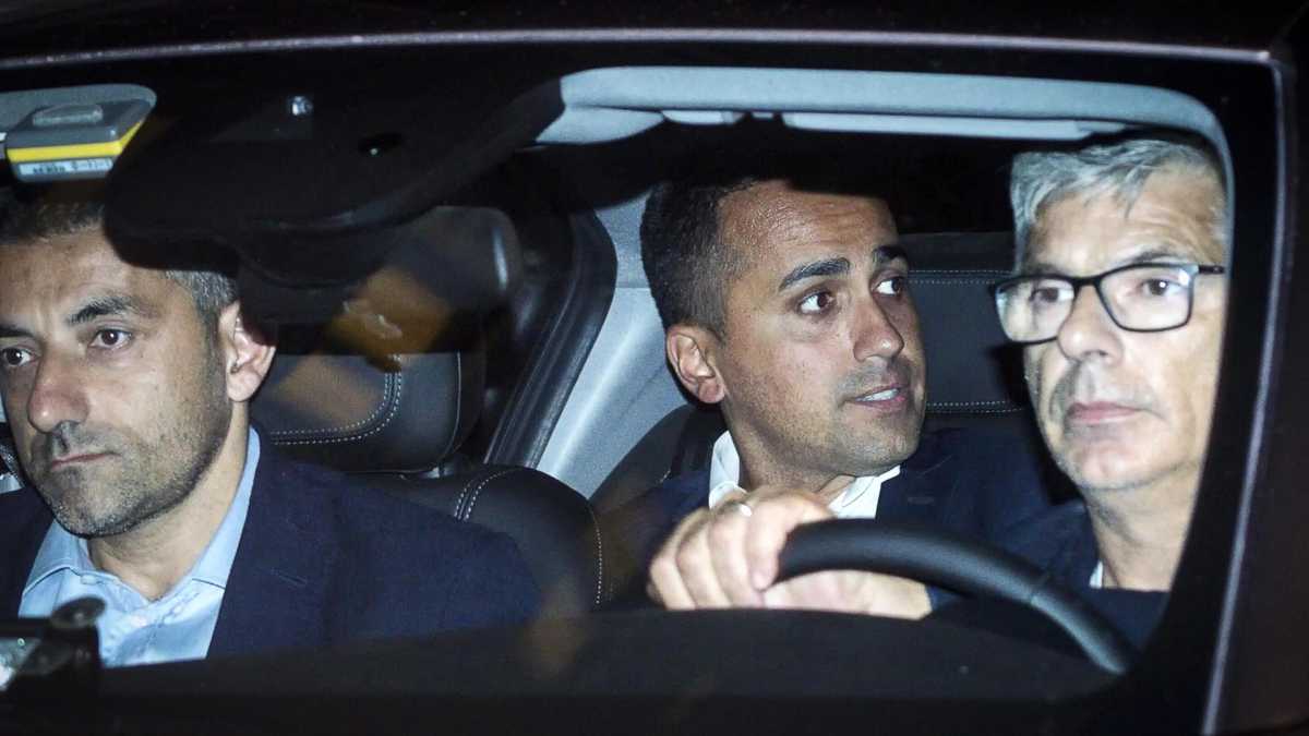 Immagine di La foto di Di Maio in auto blu e la lezione di Rotondi