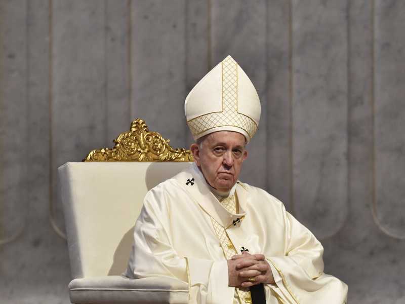 Discutere di un pontificato