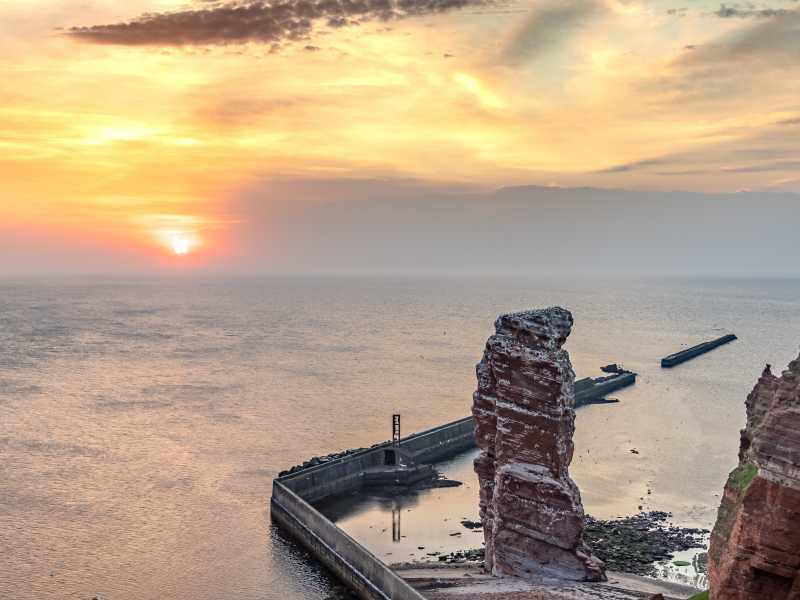 Helgoland (che in tedesco significa letteralmente "terra sacra") &egrave; un arcipelago tedesco situato nella parte sud-orientale del Mare del Nord - Foto Dominik L&uuml;ckmann/Unsplash