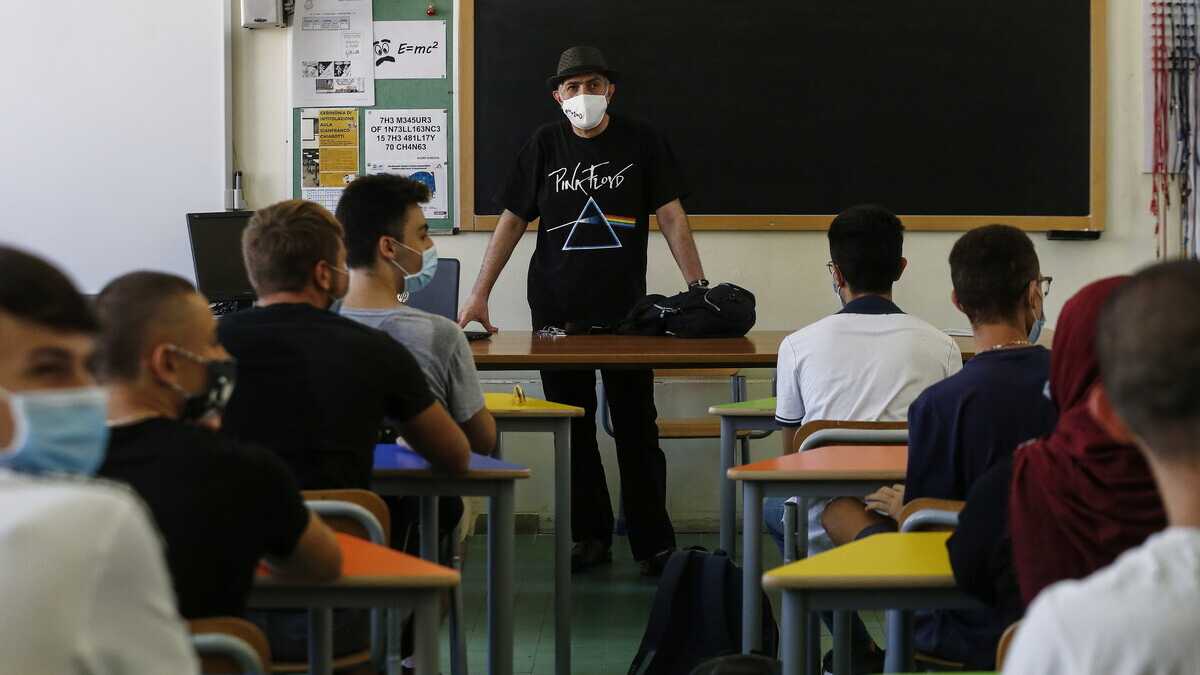 Immagine di La scuola riapre tra pratica e teoria: “Io speriamo che me la cavo”