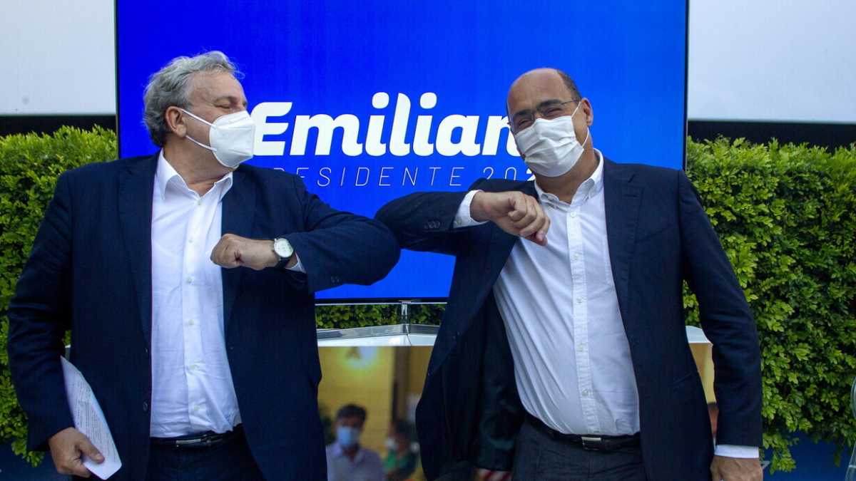 Immagine di Il ricatto sul lavoro di Emiliano. Vale tutto per battere le destre?