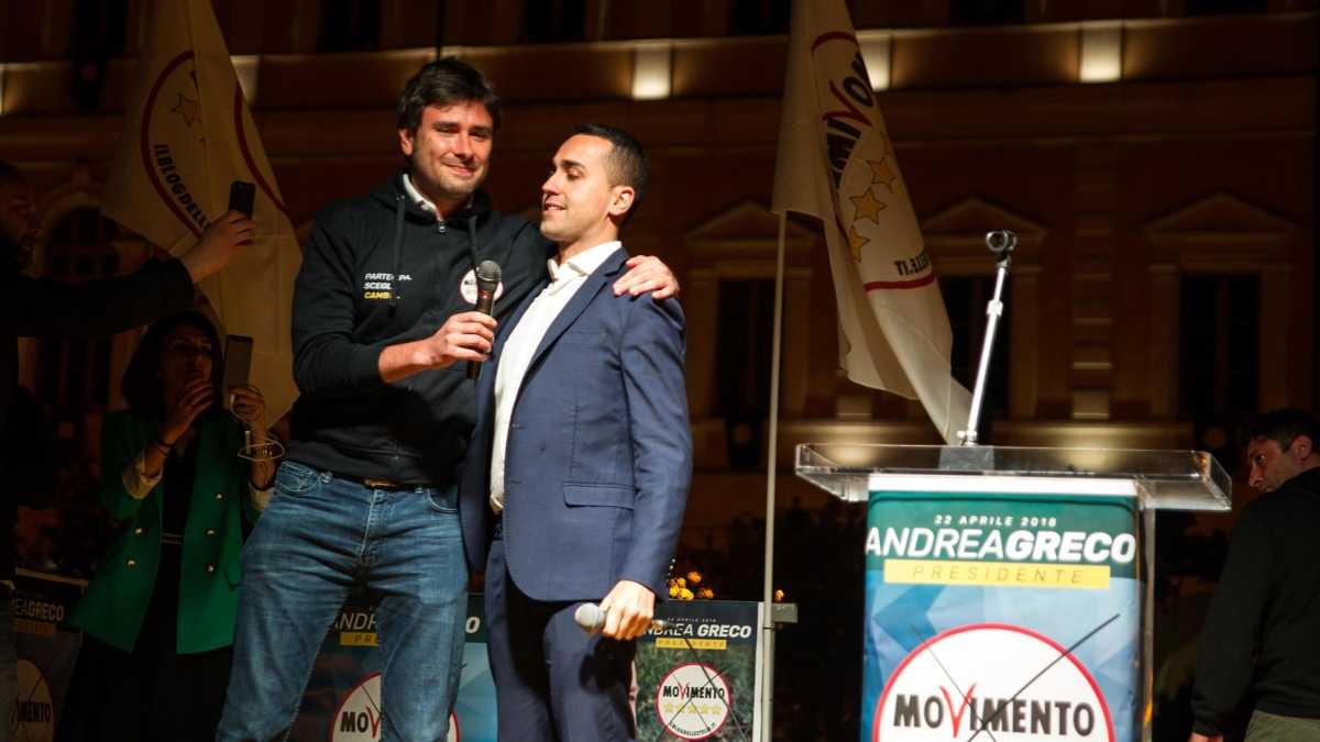 Immagine di La mossa di Di Maio: prendersi il referendum e lasciare tutte le grane a Crimi