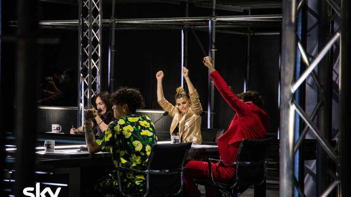 Immagine di X Factor: comincia la novena. La musica ha una ferita aperta