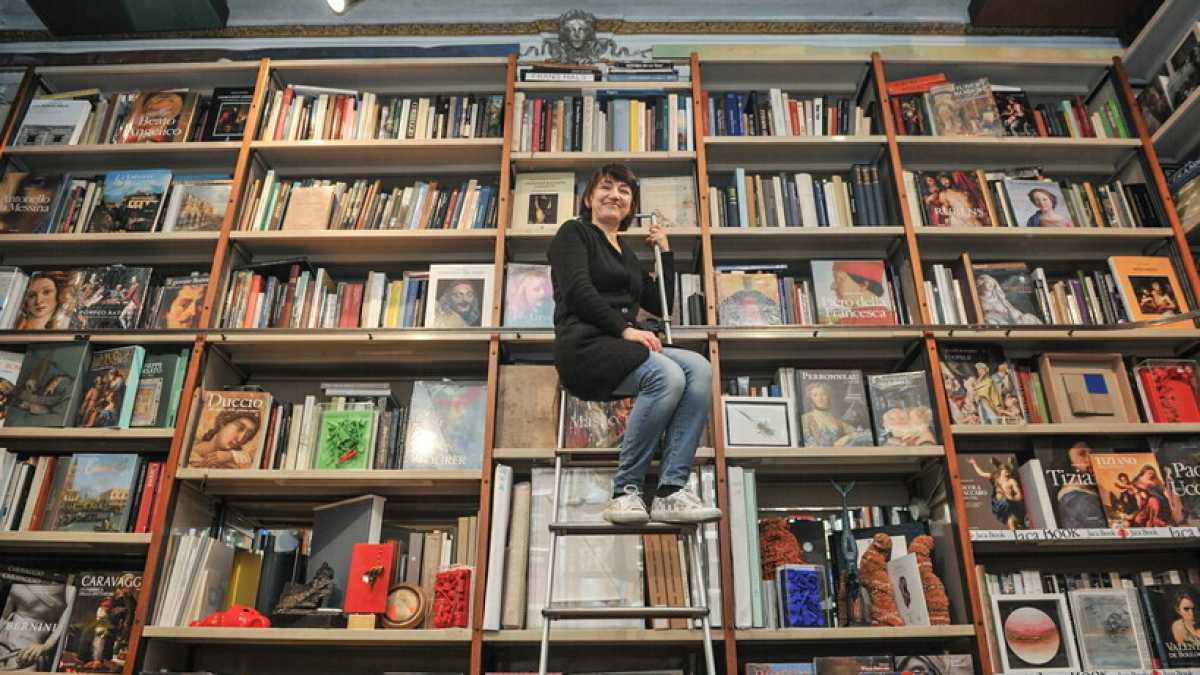 Immagine di Onore ai librai, che ti guardano in faccia mentre ti aprono un mondo