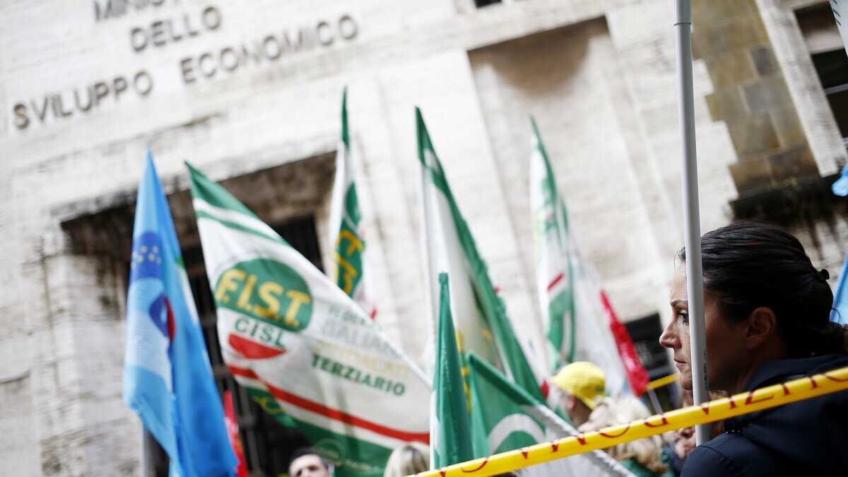 Immagine di Covid, un positivo al Mise: evacuato il ministero