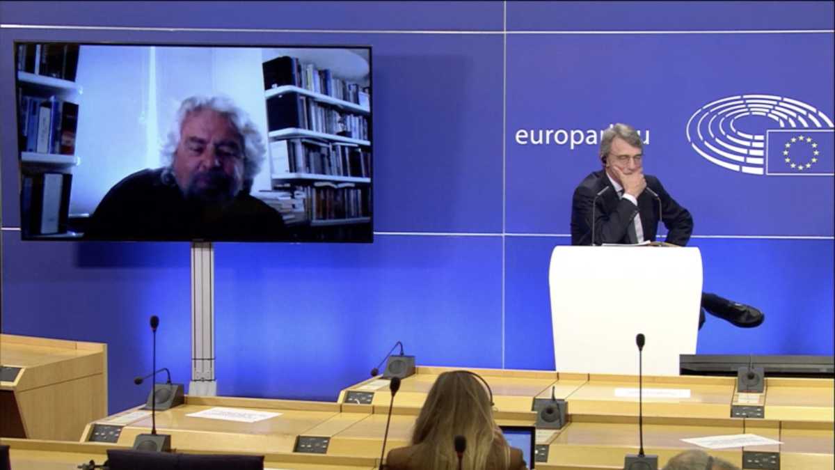 Immagine di Grillo e Pauli, i “visionari” deliranti invitati da Sassoli per parlare d’Europa