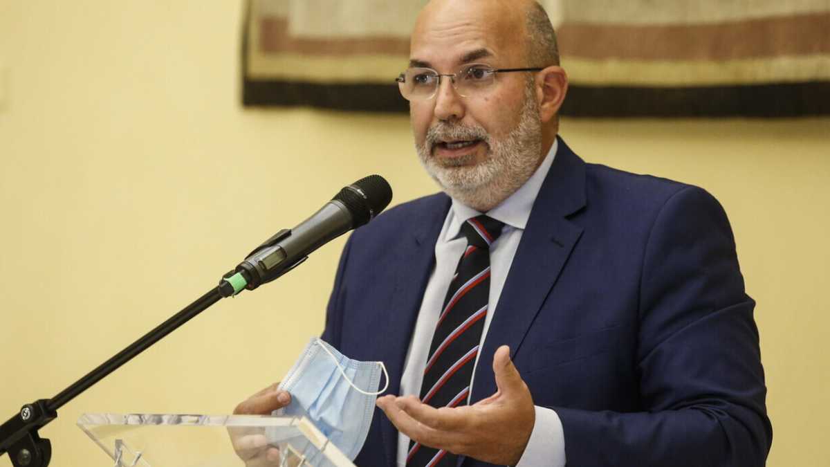 Immagine di Così Crimi dovrà rimandare gli Stati generali al 2021