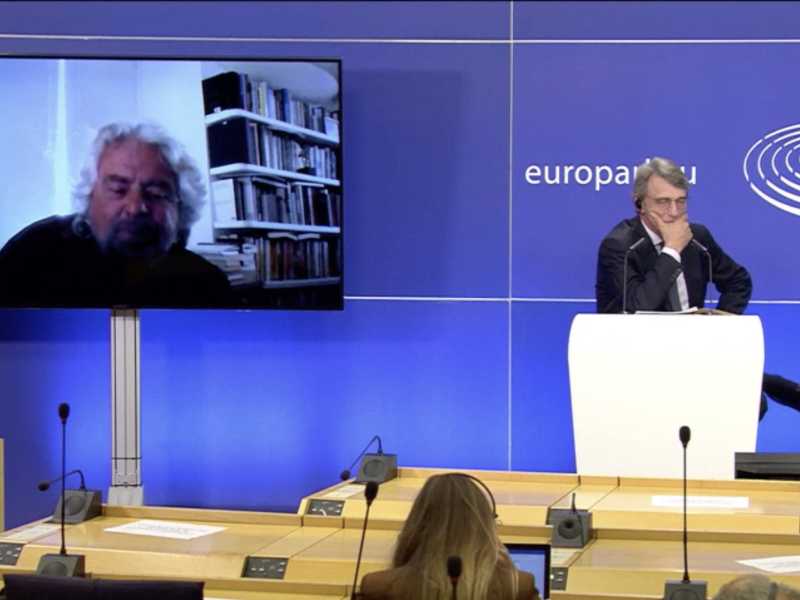 Grillo e Pauli, i “visionari” deliranti invitati da Sassoli per parlare d’Europa