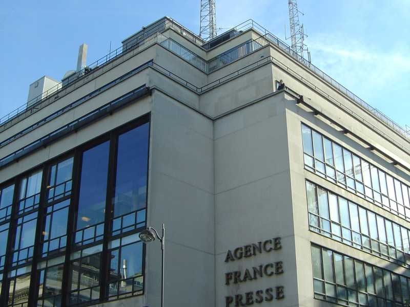 “Per entrare a Charlie Hebdo dobbiamo superare sei porte blindate e abbiamo una panic room”