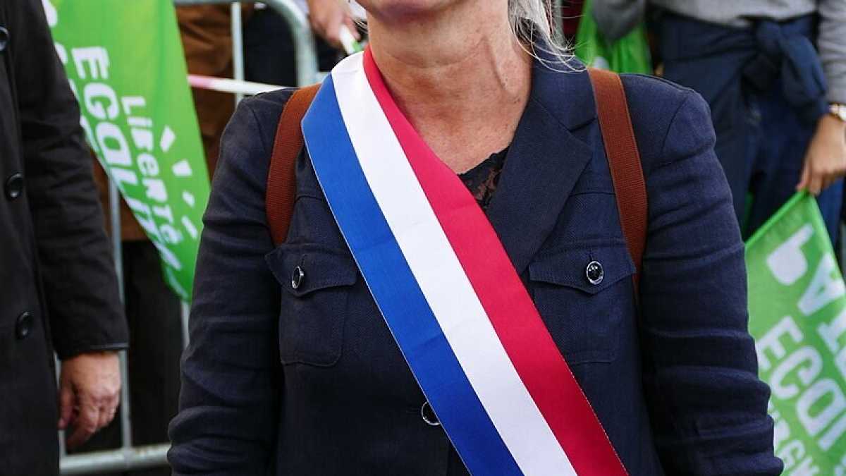 Immagine di Espulsa dai macroniani per dissenso, Agnès Thill denuncia il “ Mondo Nuovo della bioetica”