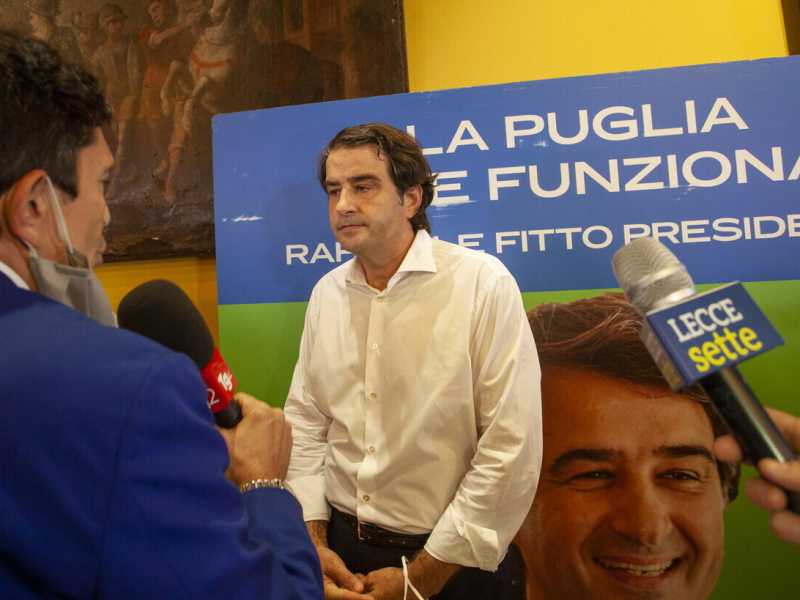 Covid, Fitto e la moglie positivi: "Spero che gli odiatori ora si fermino"