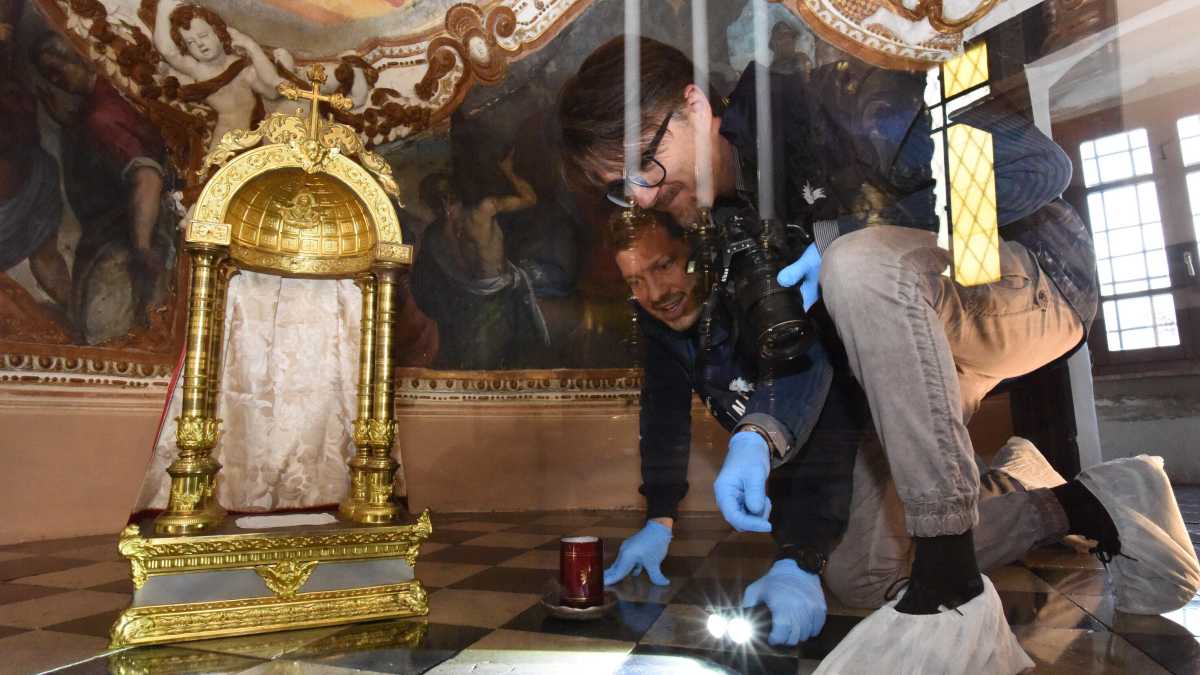 Immagine di Manca solo lo scioglimento del sangue di san Wojtyla