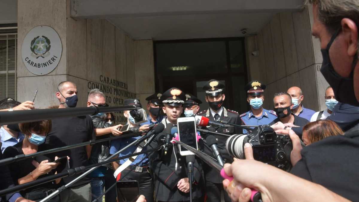 Immagine di Che cosa ci insegna il duplice omicidio di Lecce? Niente. Allora non ci resta che descriverlo