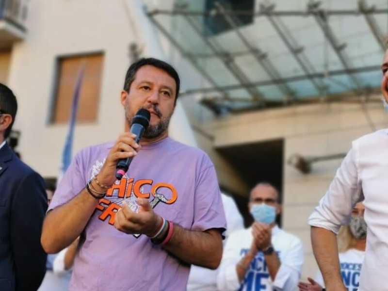 Il leader della Lega con Maurizio Fugatti e Andrea Merler (foto profilo Twitter Matteo Salvini)