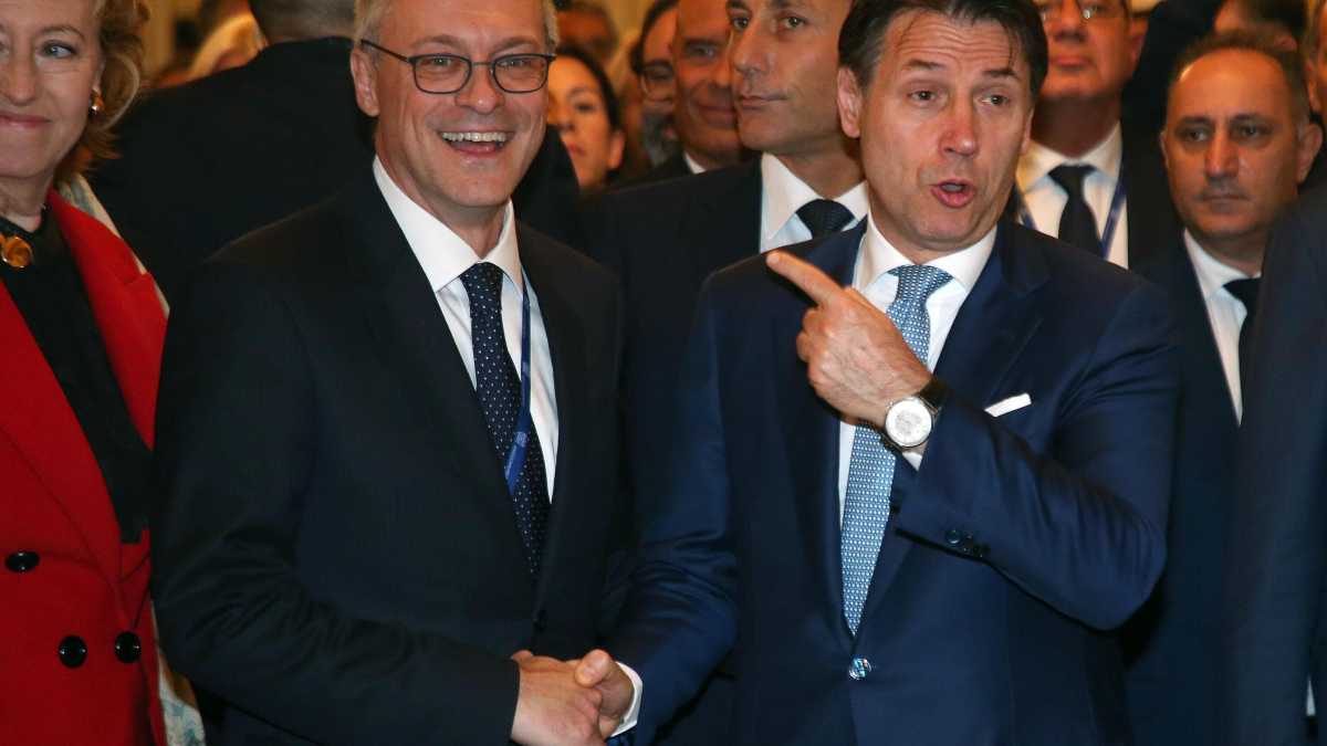 Immagine di Confidustria striglia il governo. E Conte (in privato) riprende Bonomi