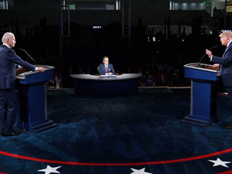 Cosa ci lascia lo sbracato duello Trump-Biden