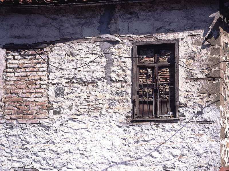 "Casa d'altri", la sostenibilità perfetta di una premodernità tremenda