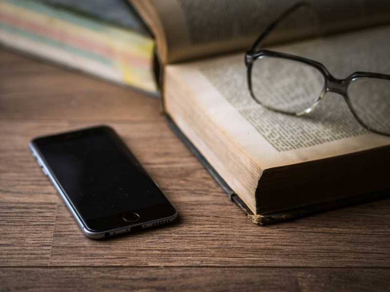 Così lo smartphone ha ammazzato le storie