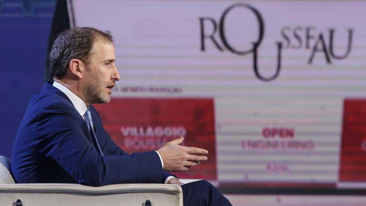 Immagine di Rousseau si mette in sciopero. Casaleggio riduce i servizi per 3 mesi