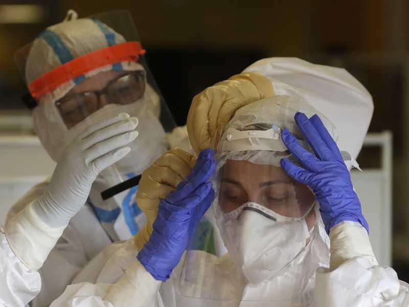 Nella guerra al virus "coltello tra i denti", tanto più adesso, è importante il network testing, dice Crisanti