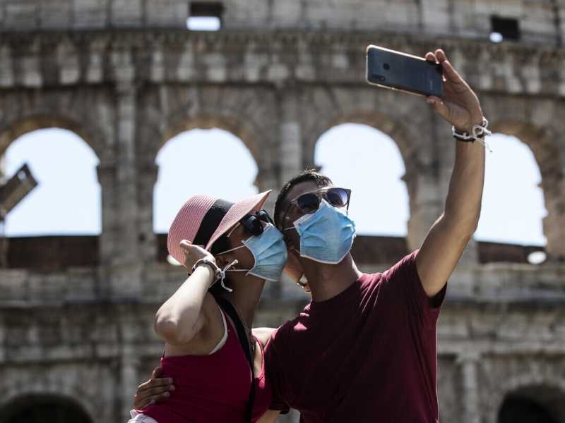 Vaccini per l'influenza e mascherine obbligatorie. Così il Lazio cerca di tenere sotto controllo il virus