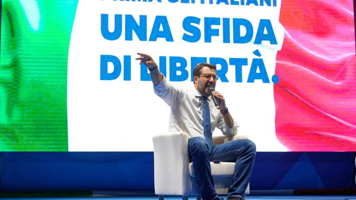 Immagine di Fuori dall’aula di giustizia c’è un altro processo che vede Salvini imputato