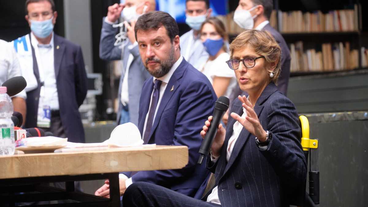 Immagine di Salvini: “Lamorgese coi migranti fa quello che facevo io”