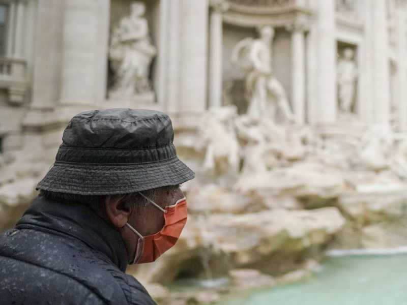 Roma città sospesa tra mascherine obbligatorie e paura del lockdown