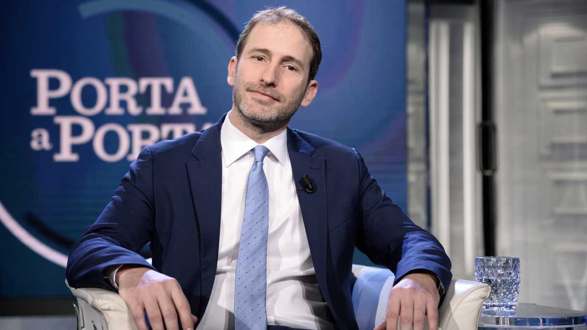 Immagine di Casaleggio, associati nell'ignoranza