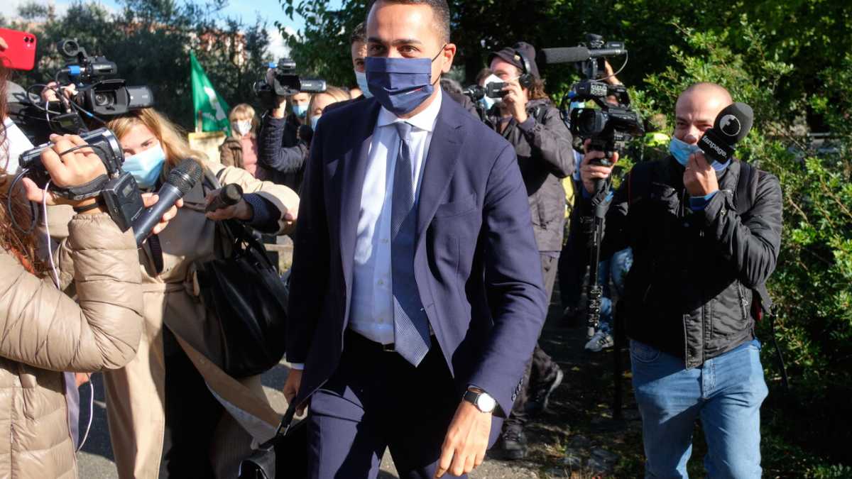 Immagine di Di Maio non crede nel bluff di Casaleggio. Ma il caos non gli dispiace affatto