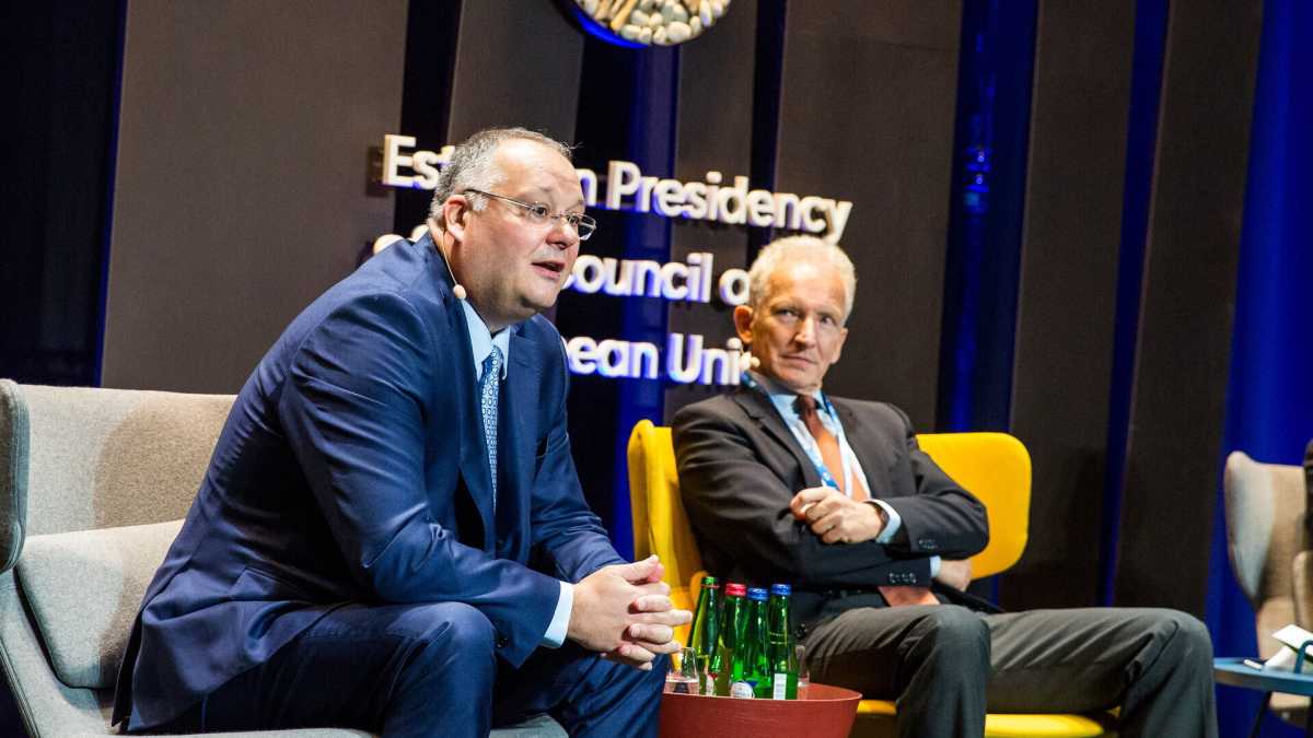 Immagine di Fascisti e populisti ovunque. Se lo studioso diventa una star