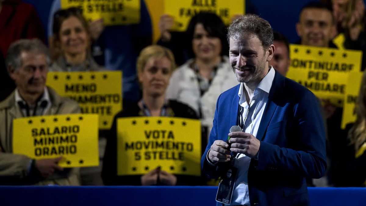 Immagine di Blog, simbolo, cassa e decisioni politiche: così il M5s è ostaggio di Casaleggio