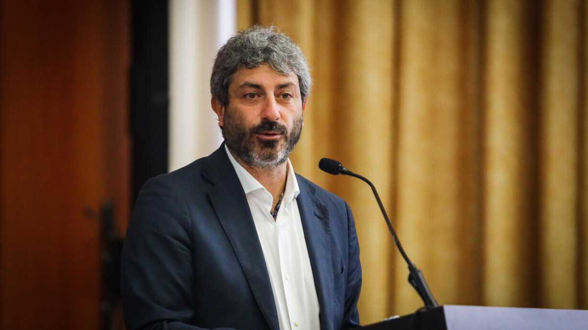 Immagine di Perché Fico non può continuare a sperare che a Montecitorio il Covid non ci sia