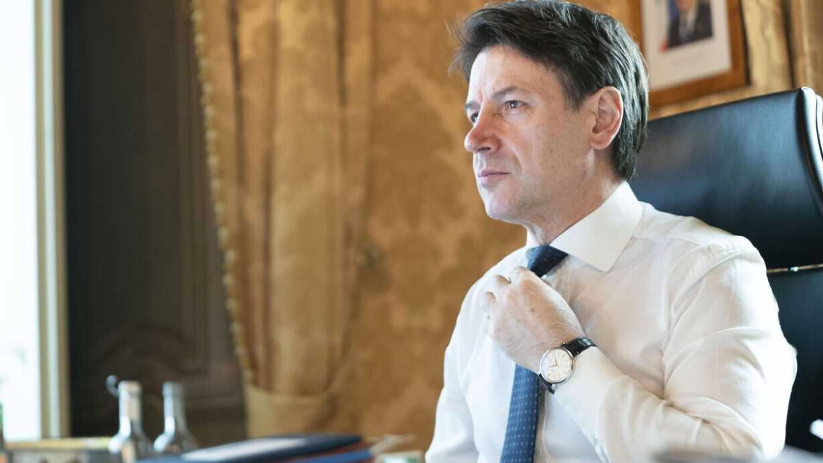 Immagine di Da domani obbligo di mascherine all'aperto in tutta Italia